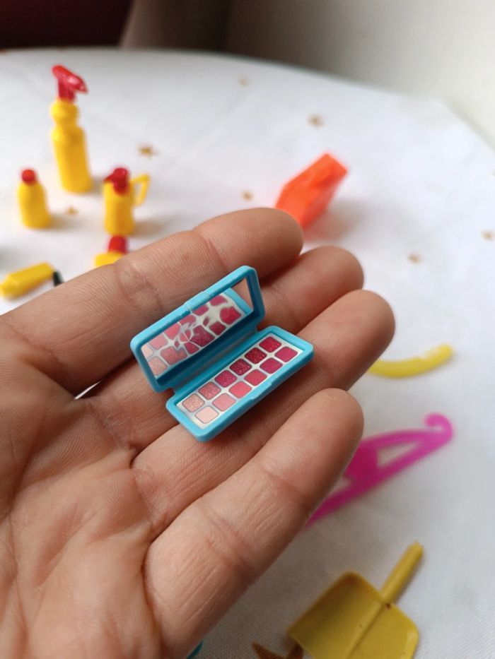 Accessoires accessories coiffeuse coiffeur make-up maquillage barbie mannequin palette vernis beauté - photo numéro 13