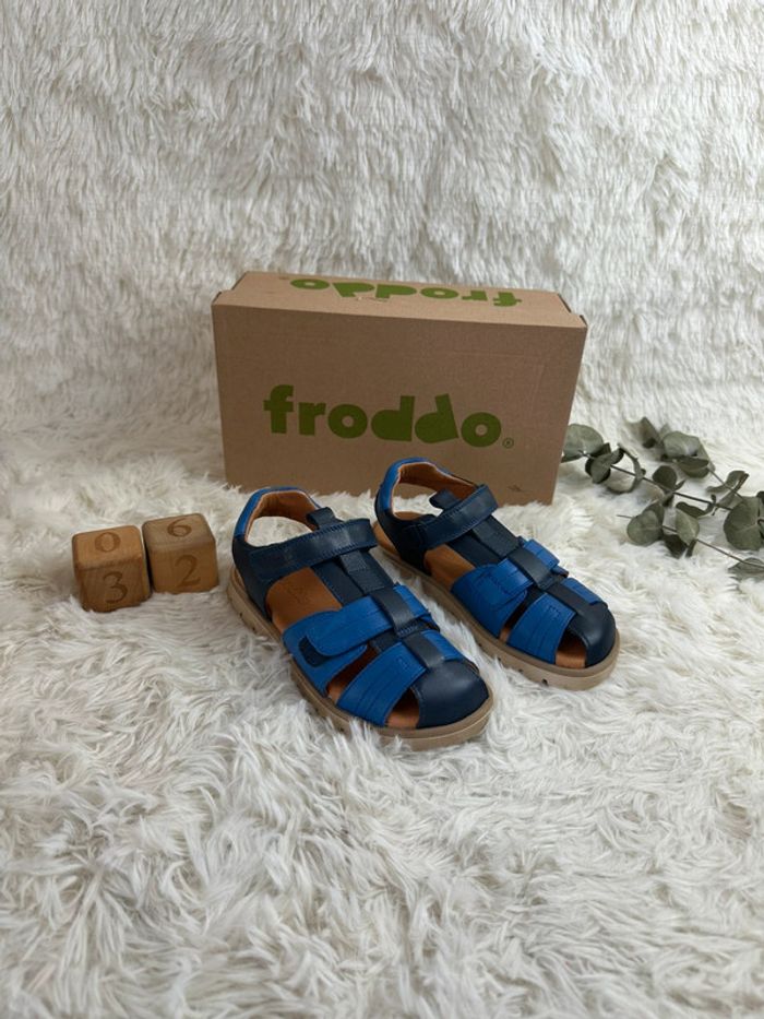 Paire de sandales Froddo taille 32 - photo numéro 2
