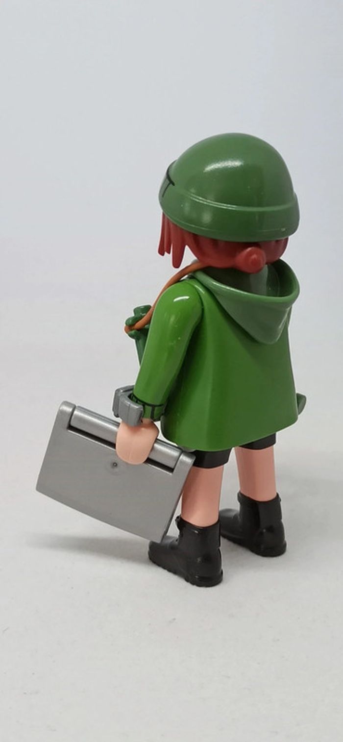 Femme aventurière avec accessoires playmobil - photo numéro 3