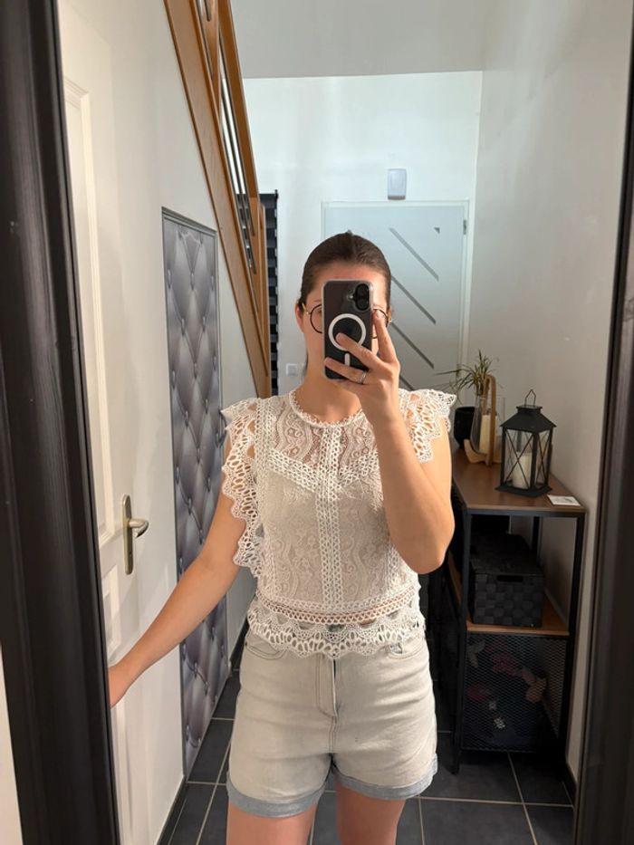 Ensemble été bohème : top dentelle blanc Jennyfer et short bleu kiabi M💙