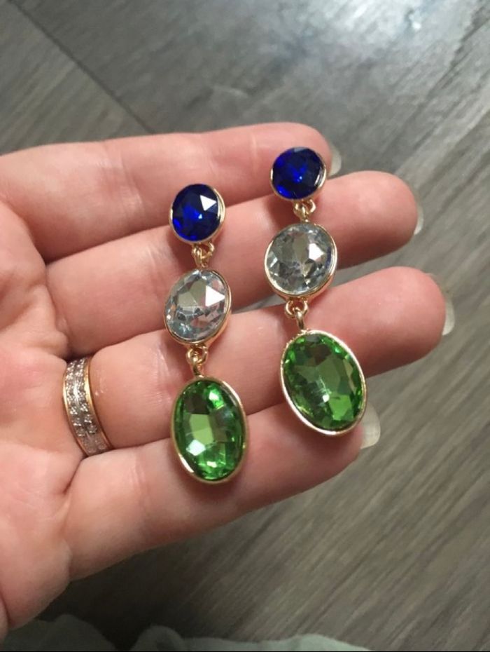 Boucles d’oreilles pendantes NEUVES pour femme  avec pierres couleurs bleu foncé, blanc et vert - photo numéro 5