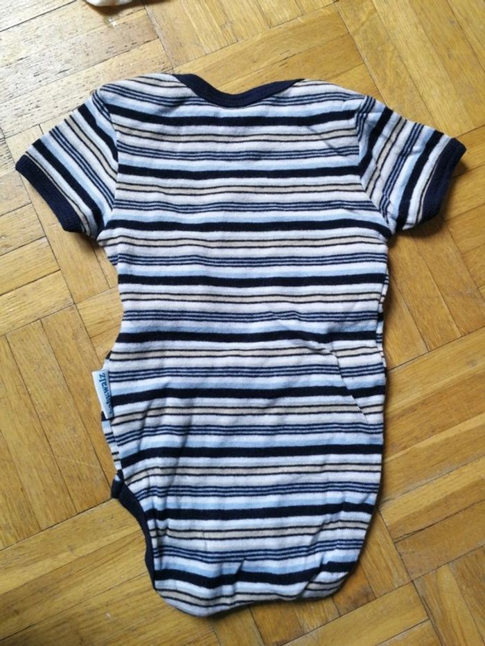 4 bodys MC 3 mois - photo numéro 4