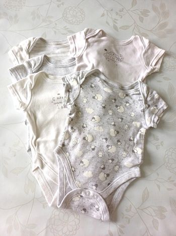 Lot 5 bodies Primark 0/3 mois - 62 cm