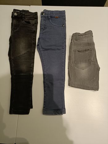 Lot de deux pantalons et un short - taille 4 ans
