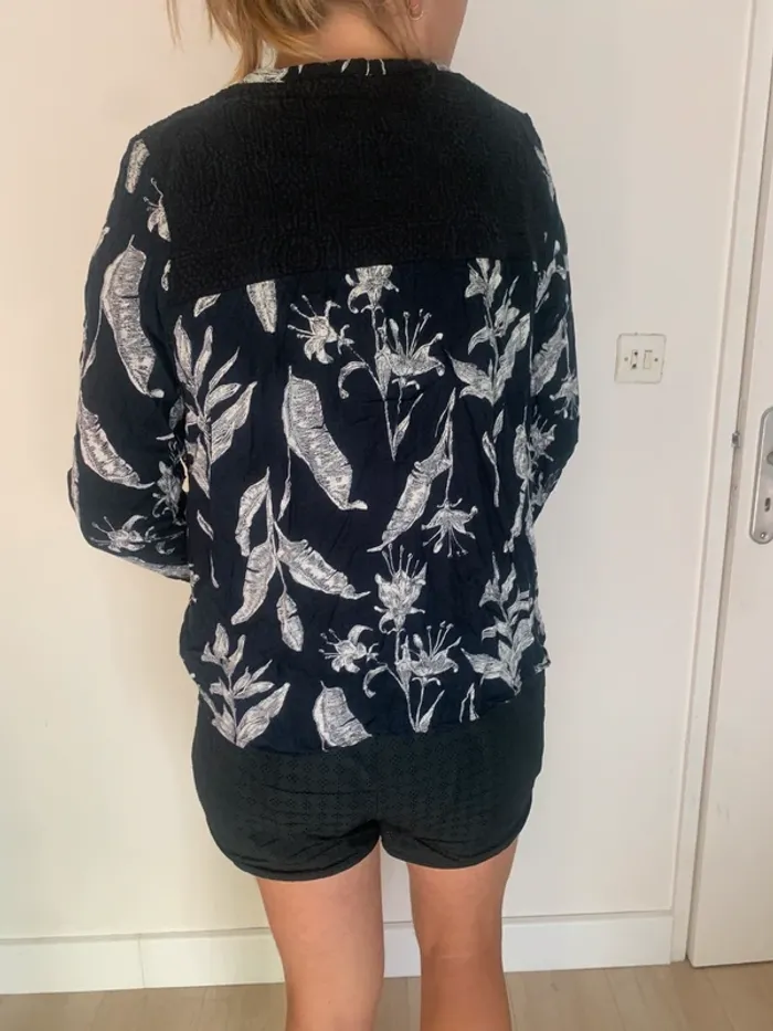 👩 Blouse tunique à feuilles – Roxy – T.L Jolie blouse/tunique de la marque Roxy, taille L. - photo numéro 4