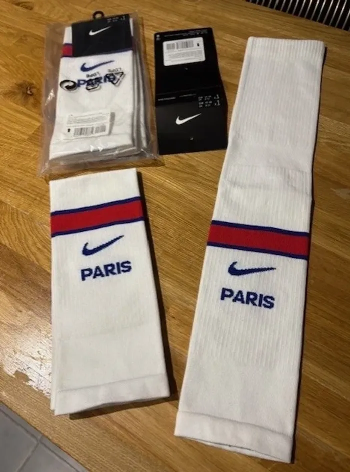 paire de chaussettes coupées blanches nike psg 42/46