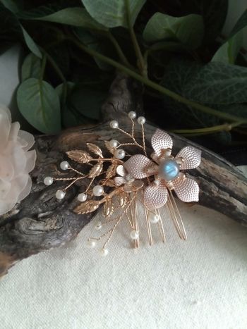 Peigne barrette fleurs bohèmes et pierre de labradorite