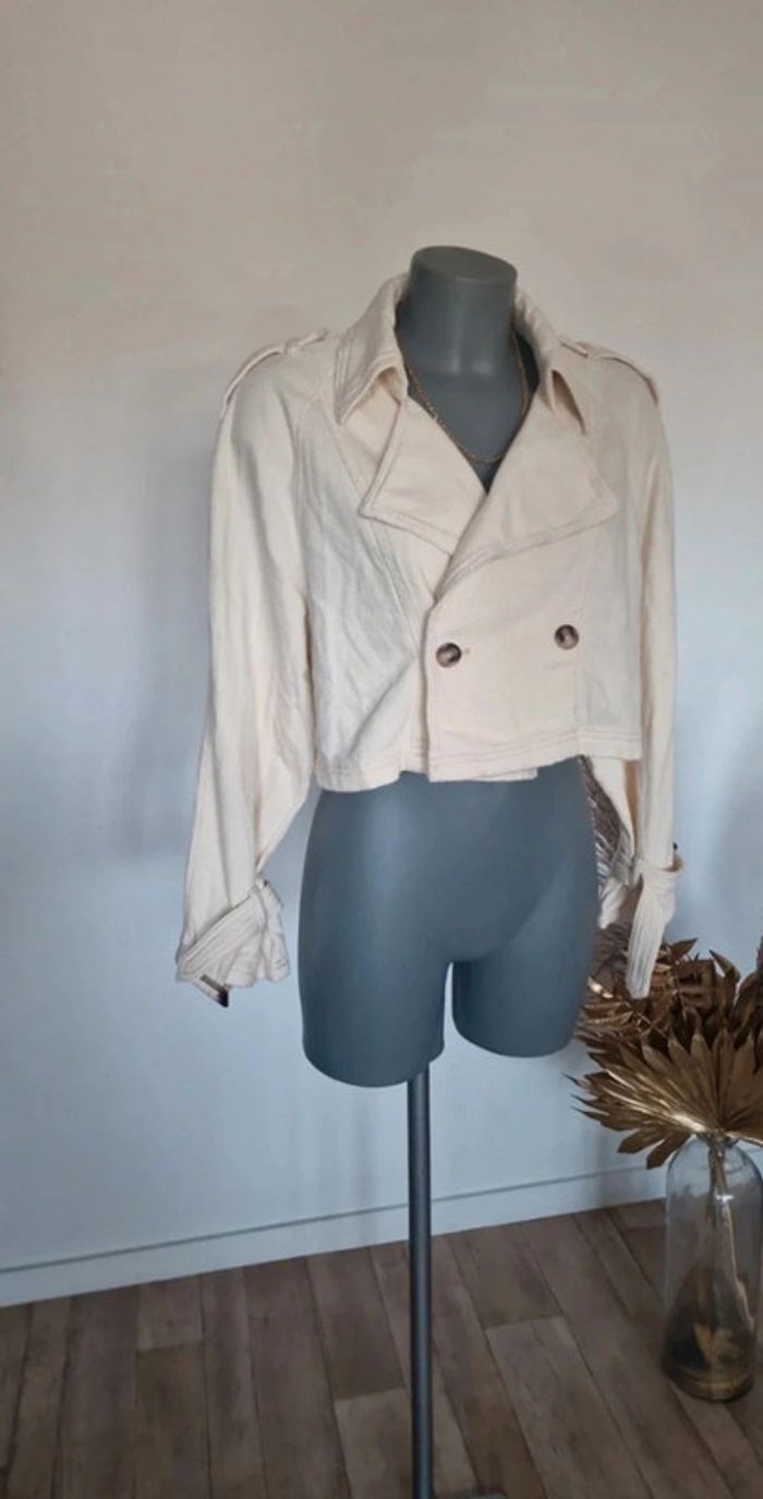 Blazer court couleur crème Stradivarius - photo numéro 15