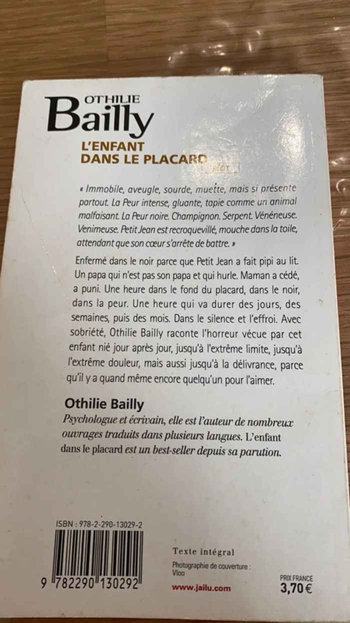 L’enfant dans le placard - photo numéro 2