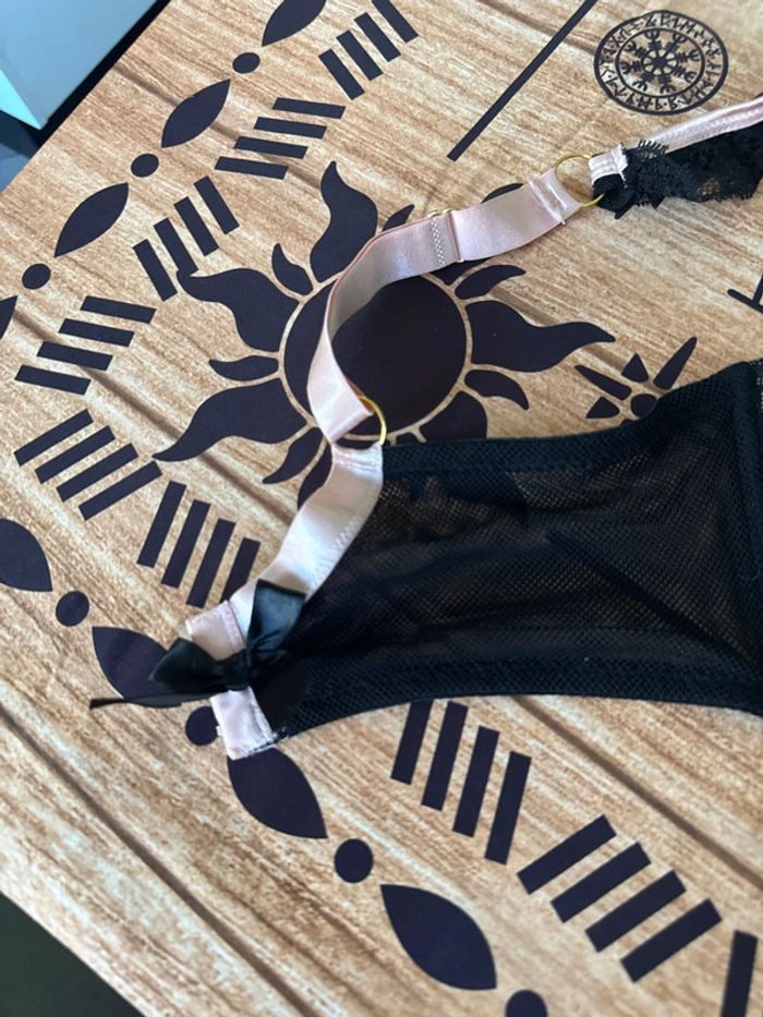 Soutien gorge noir et rose grande taille - photo numéro 4