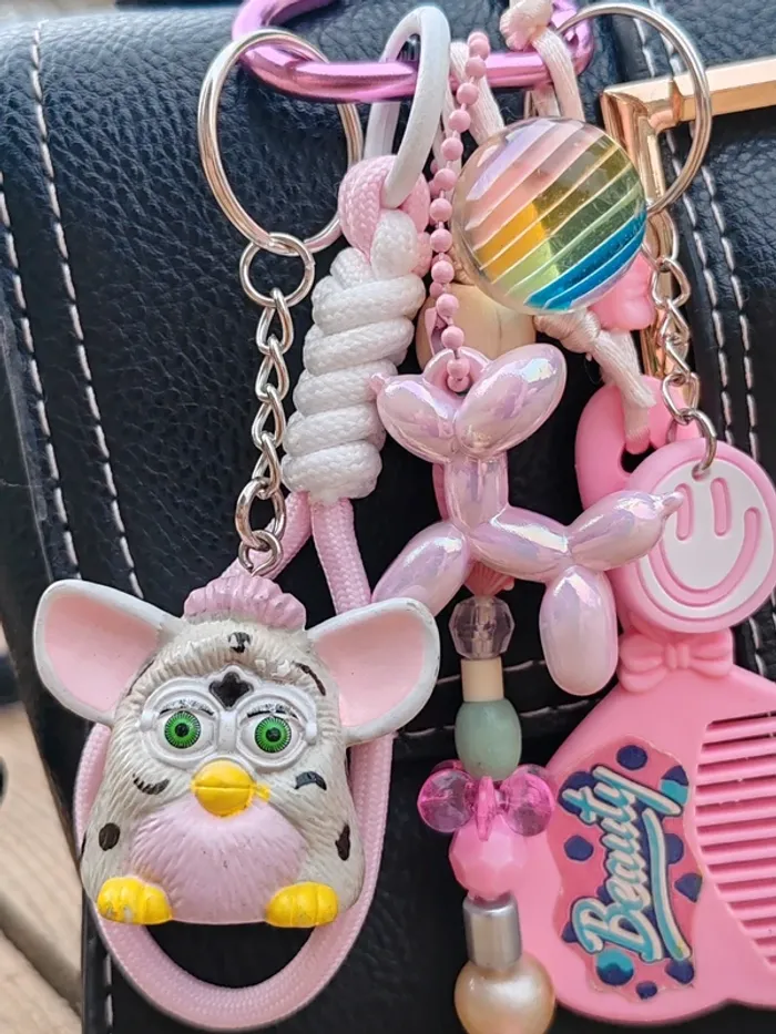 Bijou de sac gri-gri Furby rose et blanc - photo numéro 2