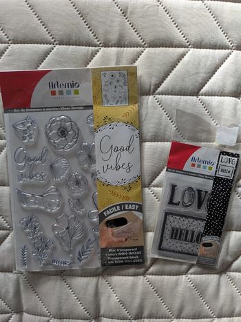 Lot de 2 planches de tampons clear de la marque Artemio