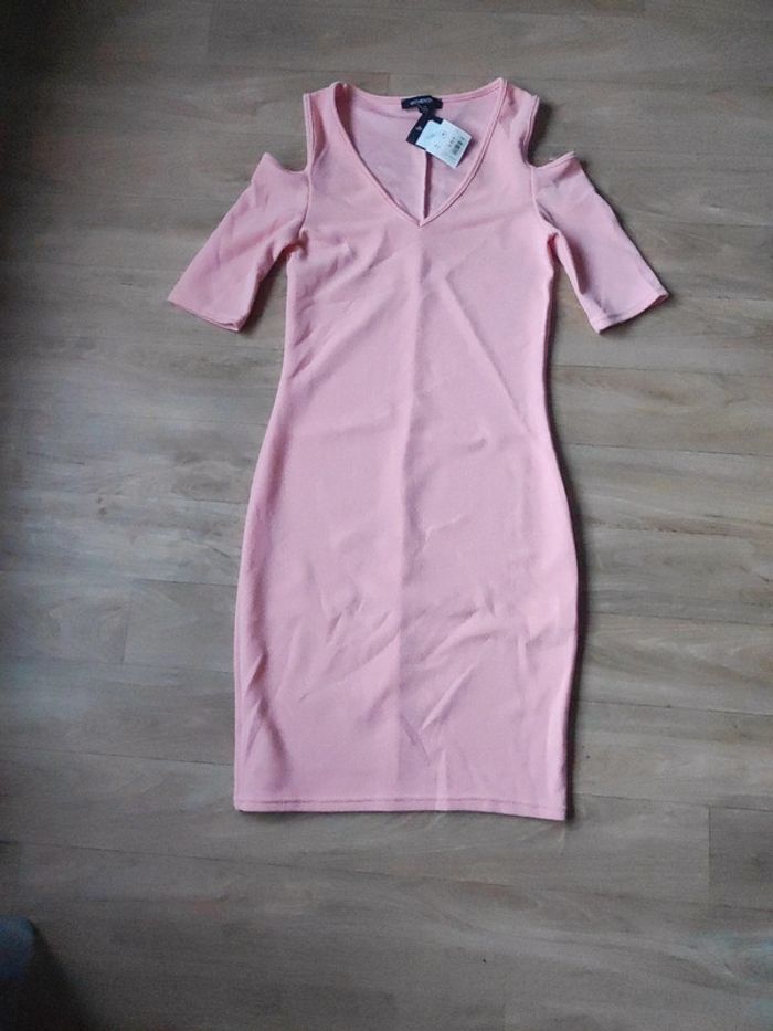 Robe épaule dénudées taille M