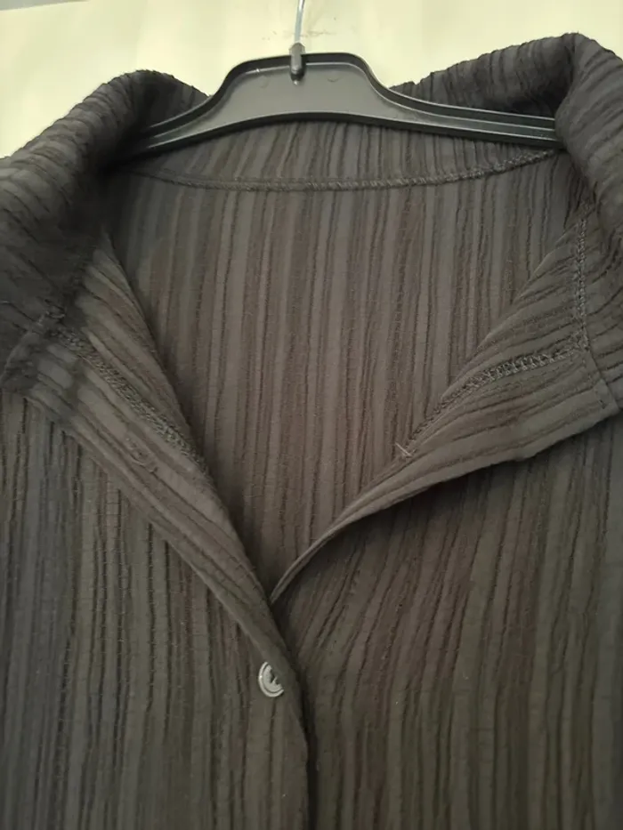 Chemise noire - photo numéro 3