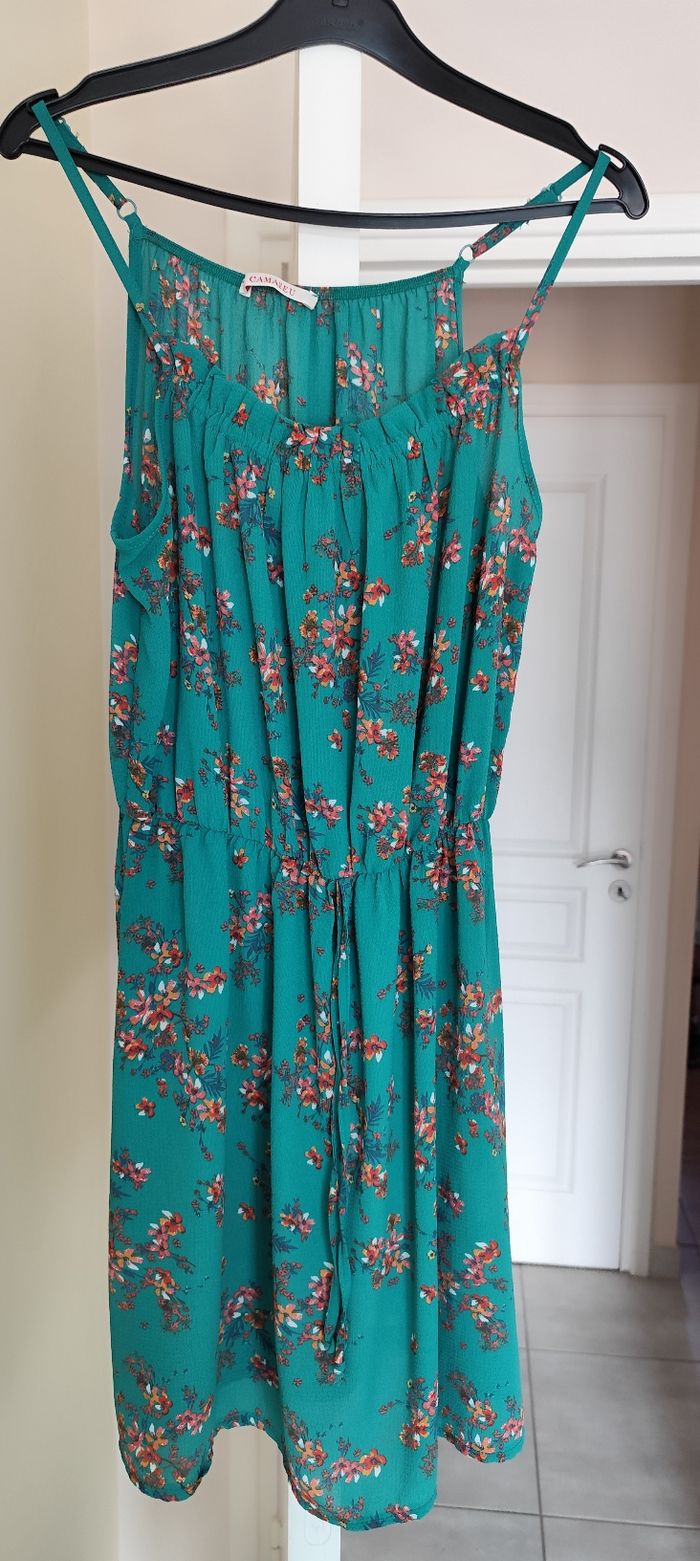 Robe légère à bretelles taille 40