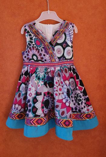 Jolie robe sans manches fille