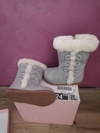 Bottine fille taille 19 neuve