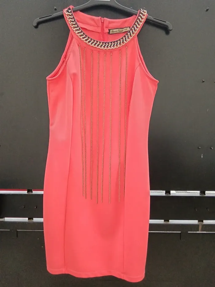 Robe rose saumon et joli collier Taille S/M