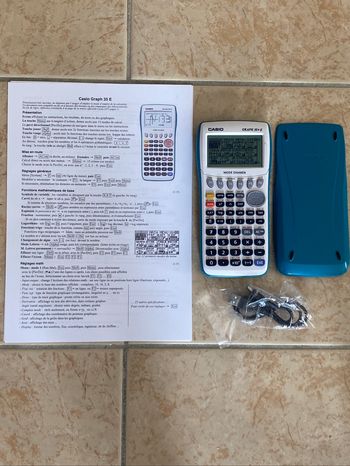 Calculatrice  casio graphique 35+ e mode examen avec câble et nortice imprimée