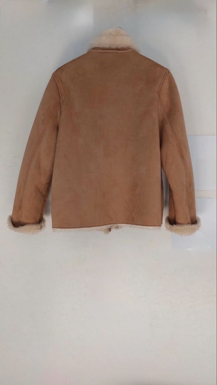 Veste Uniqlo – Manteau effet peau lainée et daim camel taille S en très bon état - photo numéro 2