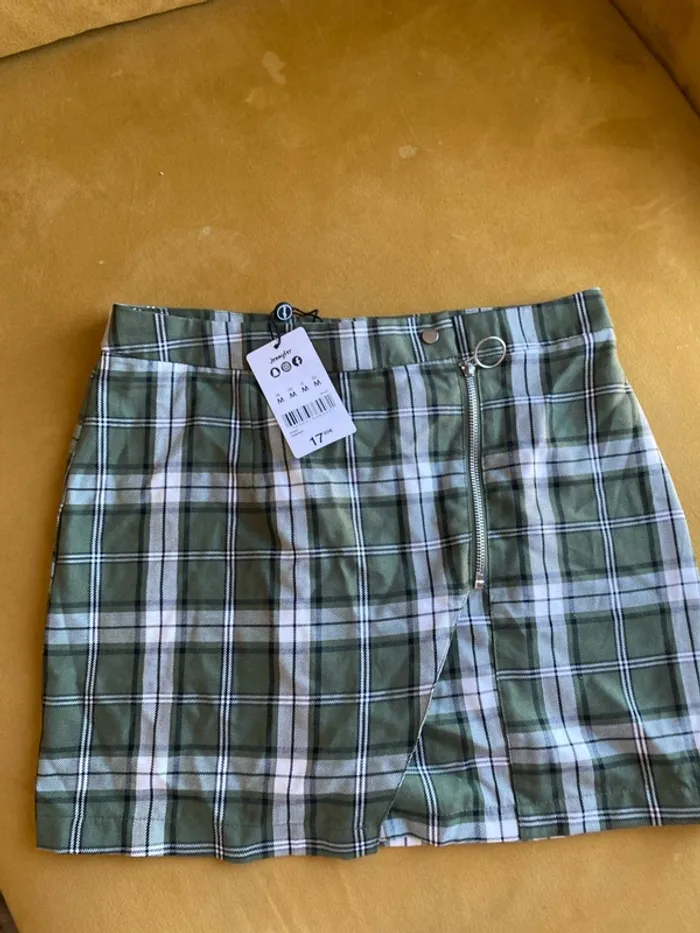 Jupe à carreaux taille M neuf - photo numéro 2