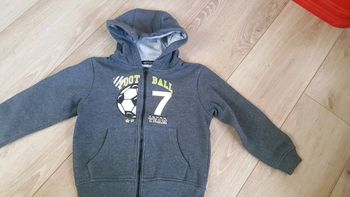 survetement 2 pieces   6-7 ans  in extenso