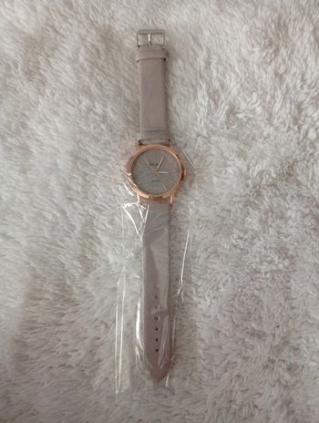 Jolie montre Femme
