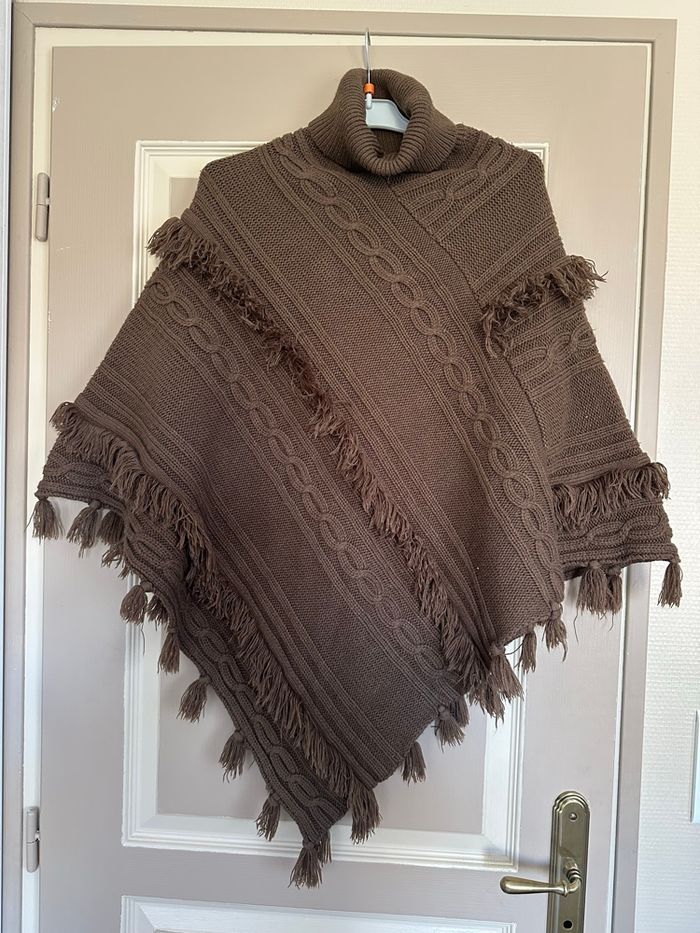 Poncho marron - photo numéro 1