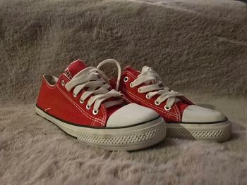 Converse rouge