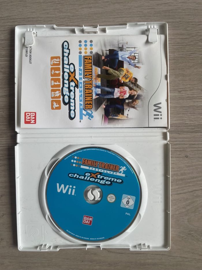 Jeu pour Nintendo Wii, Family trainer extreme challenge, en français. - photo numéro 2