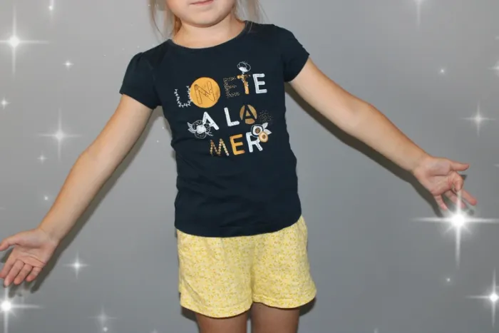 Magnifique ensemble short plus t-shirt taille 4 ans - photo numéro 2
