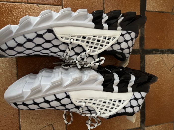 Baskets homme noires et blanches pointure 42 - photo numéro 6