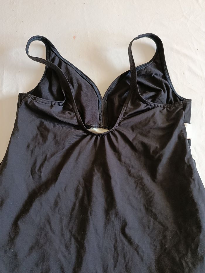 Maillot de bain 1 pièce (taille 44) - photo numéro 4
