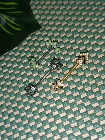 🔸Lots de 3 piercings téton, avec barre en acier chirurgical & Crystal. Neuf. Marque Crazy factory🔸