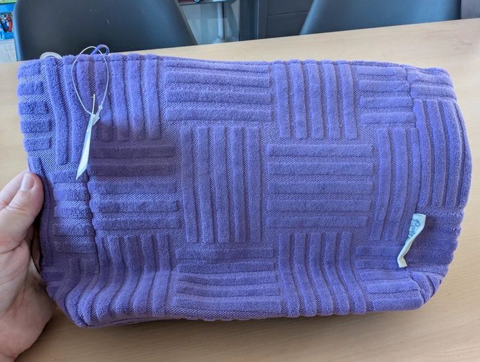 Grande trousse de beauté violette neuve