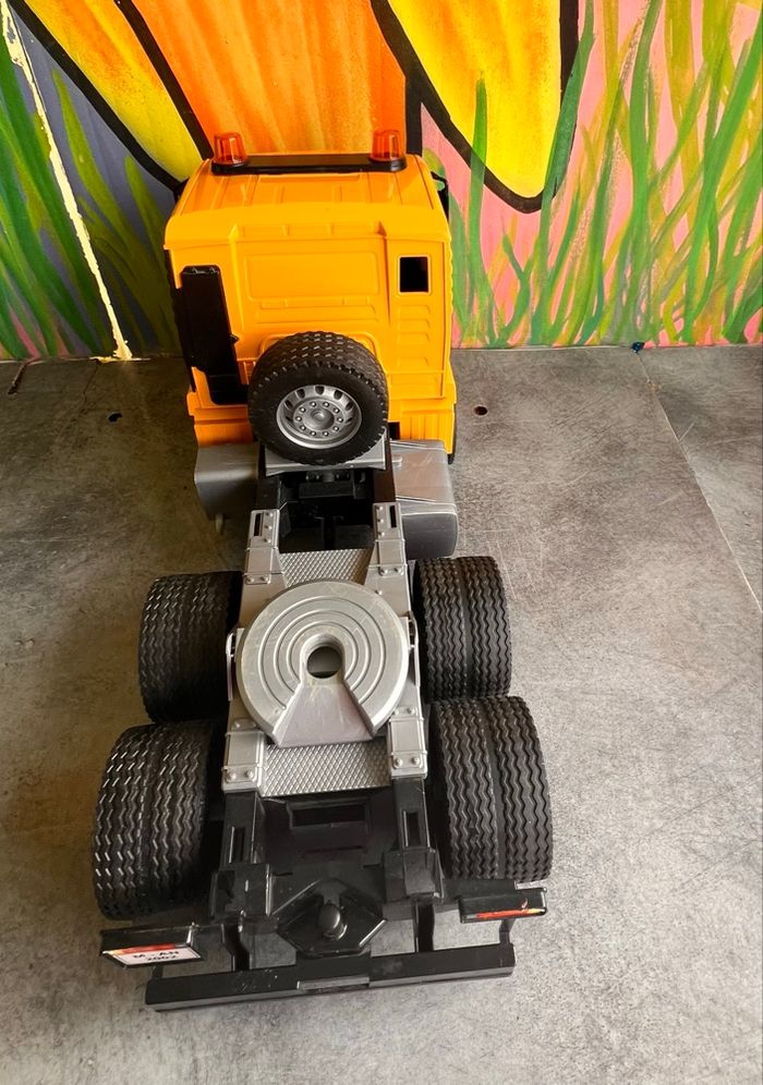 Grand camion transporteur Bruder - photo numéro 7