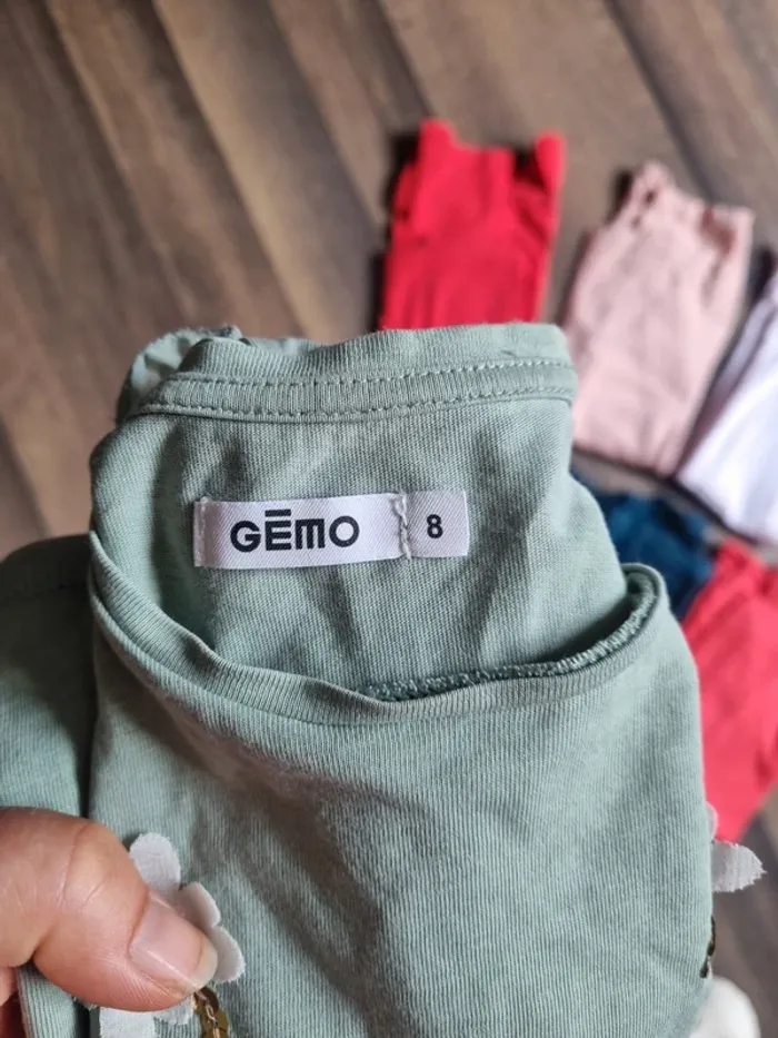 Lot de 6 t-shirts manches longues + 1 débardeur. Fille. Taille 8 ans. Tape à l'œil, Gémo. TBE - photo numéro 6