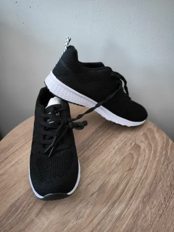 Basket de course légère t36 neuve