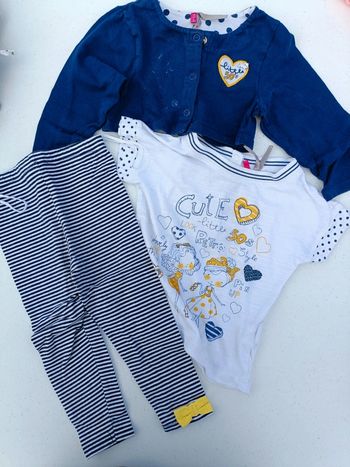 T-shirt, boléro et legging