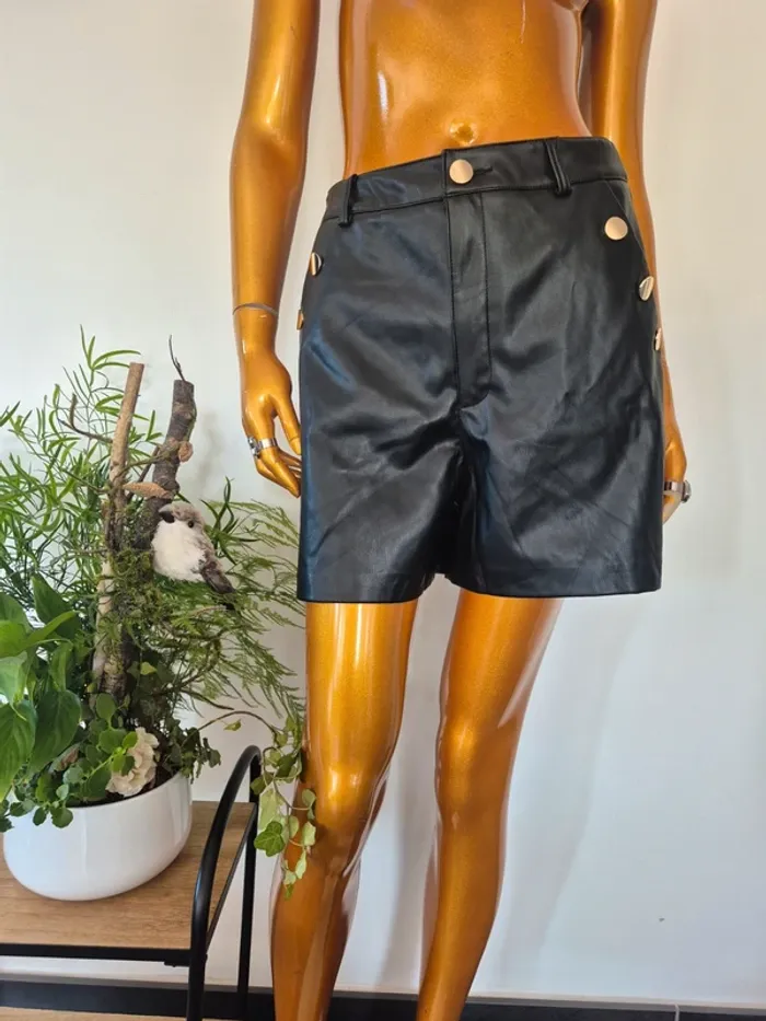 Short Noir avec Bouton Femme Taille XL/42