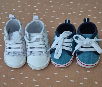 Lot paires de chaussures bébé