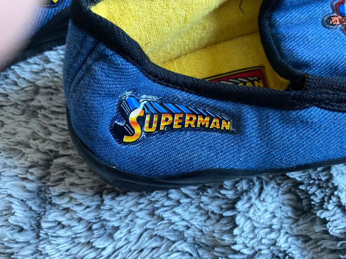 Chaussons SuperMan NEUFS - taille 32 - photo numéro 4