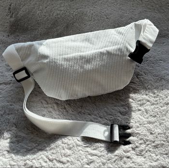 Sac banane blanche en velours côtelé