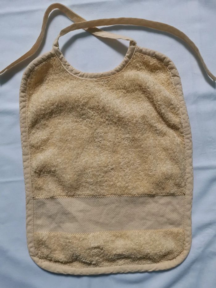 Bavoir a broder - photo numéro 1