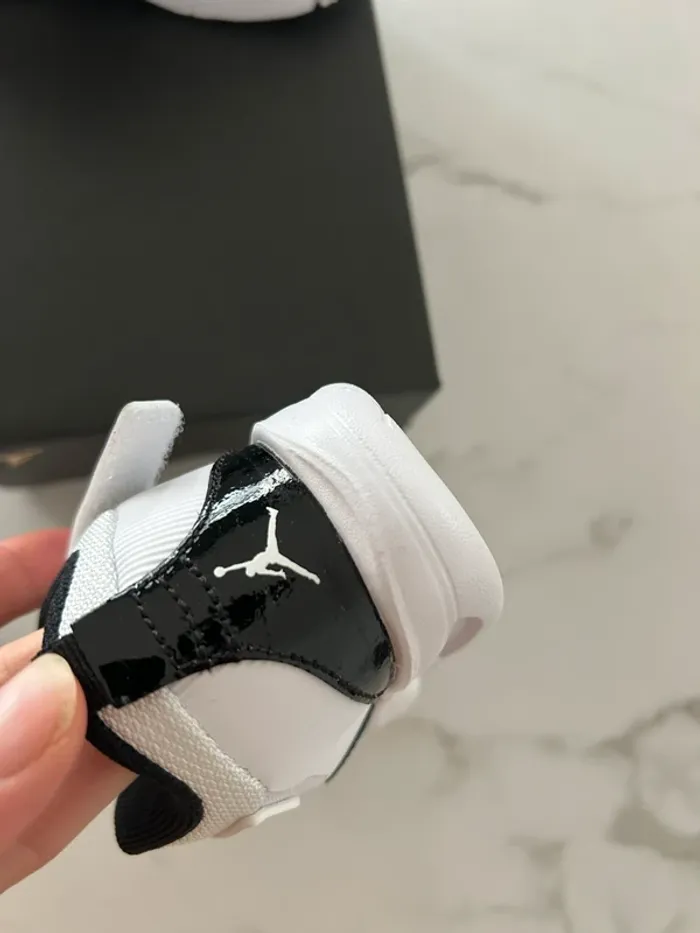 Basket Jordan taille 25 - photo numéro 5
