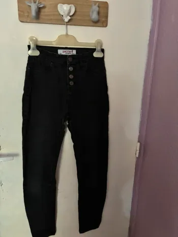 Jeans skinny noir, 34, Jennyfer.