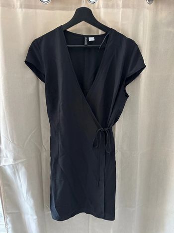 Robe cache cœur noire H&M