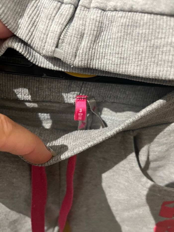 Ensemble sport 3a fille - photo numéro 9