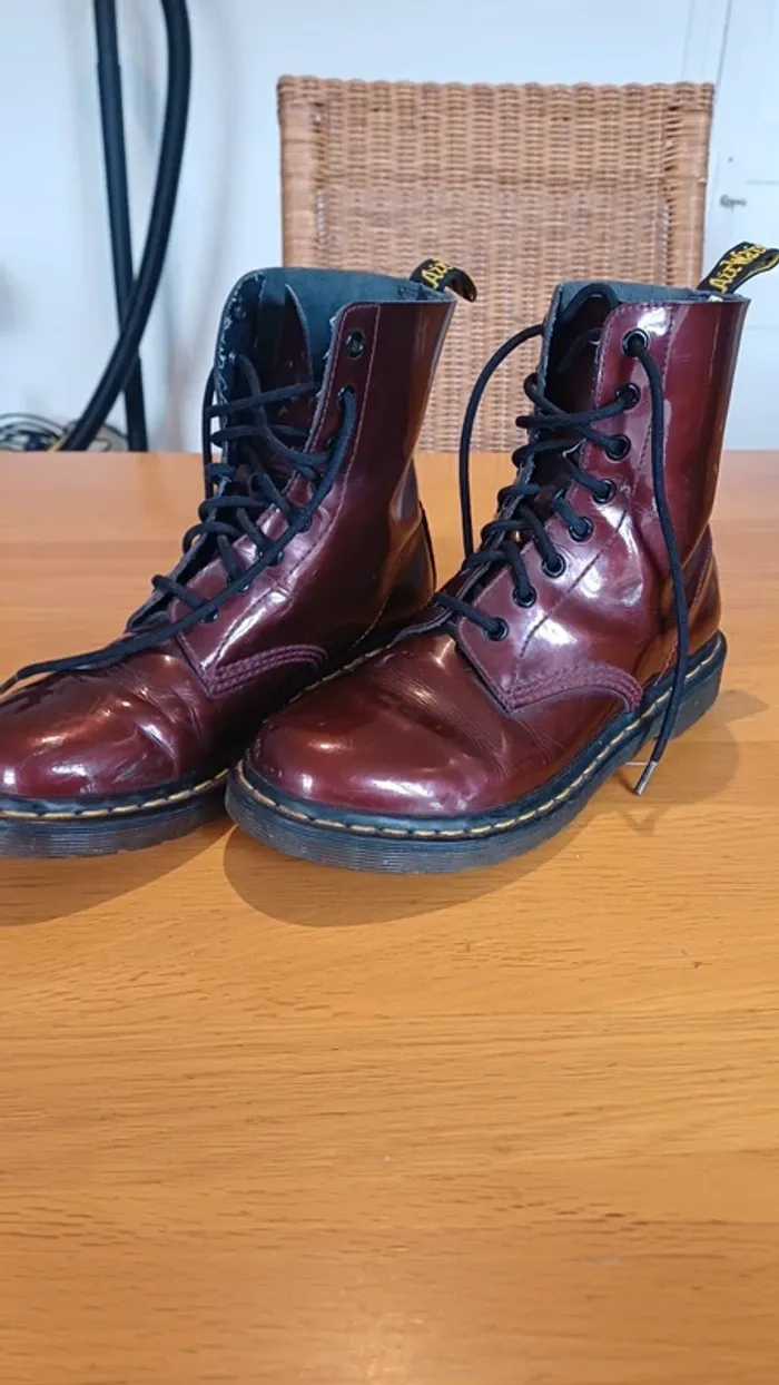 Dr Martens vernis bordeaux- Femme -Taille 39 - Bon etat