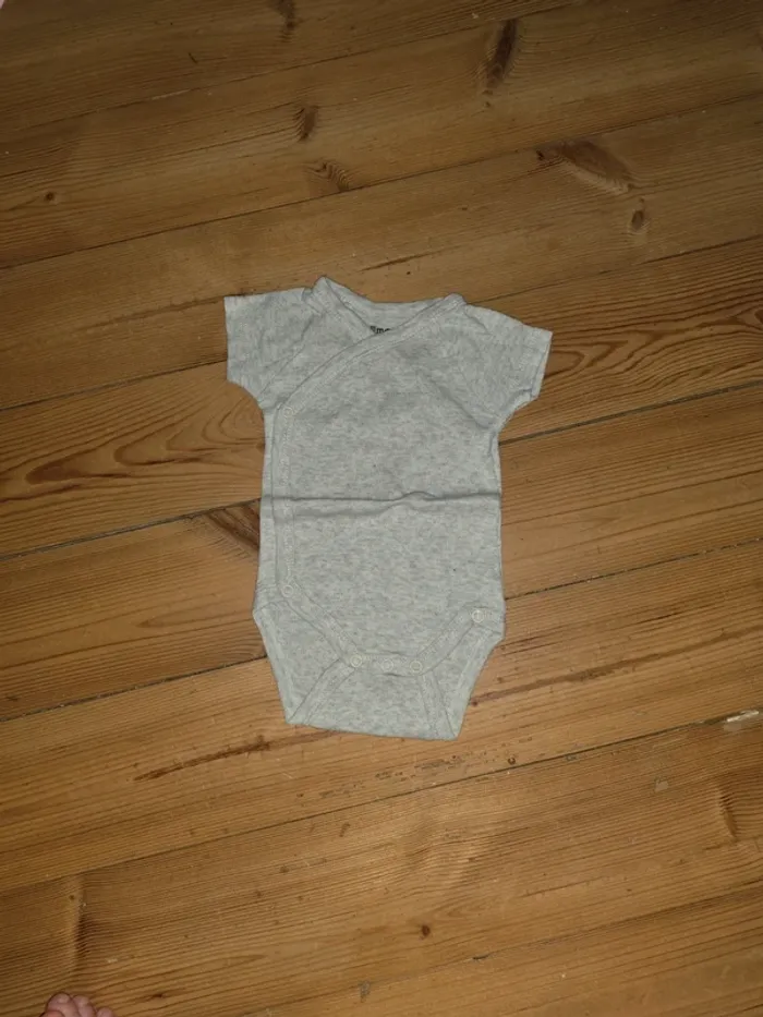 Lot de 4 bodie en coton, 3 mois. - photo numéro 6